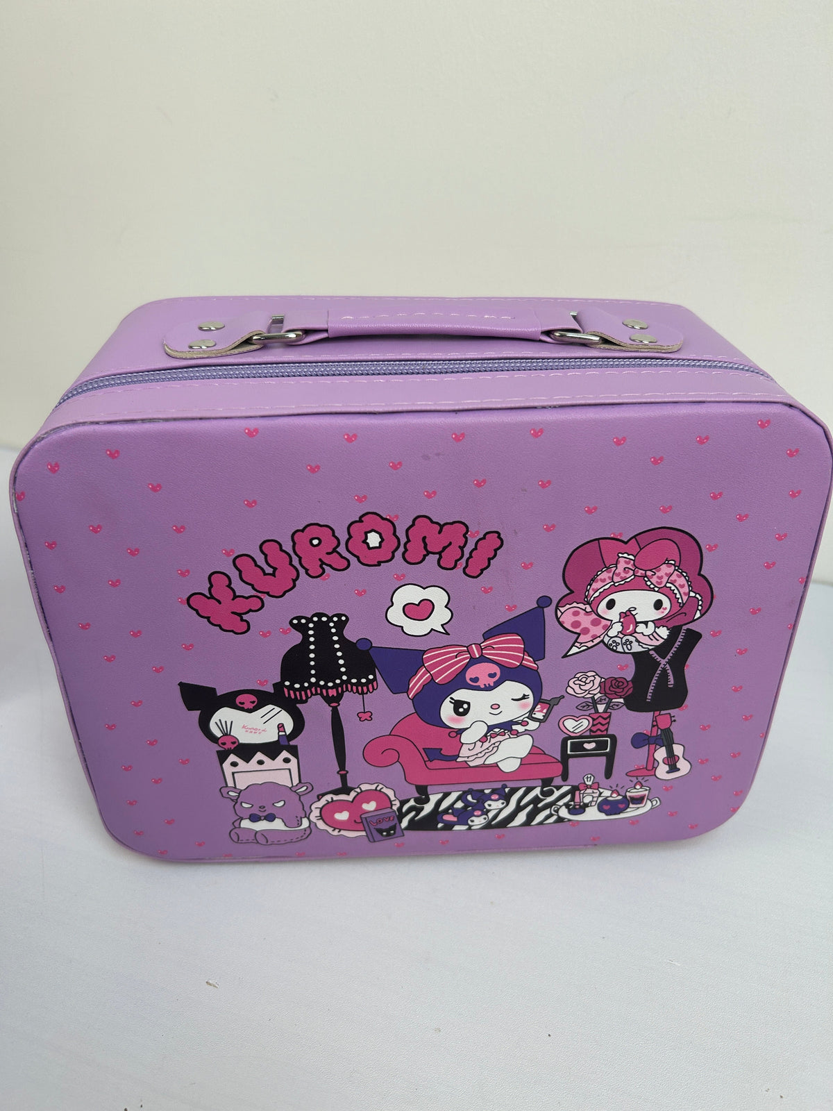 🔥Labubu Cute gift box（1 suitcase + 9 random items）